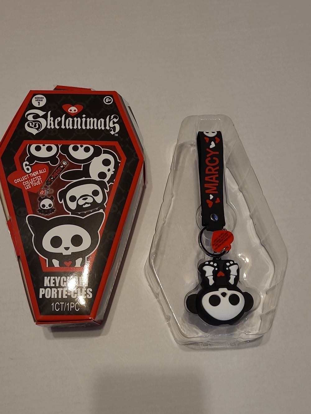Hasbro Series 1 SKELANIMALS Collectible Animal Marcy Black & Red  Keychain